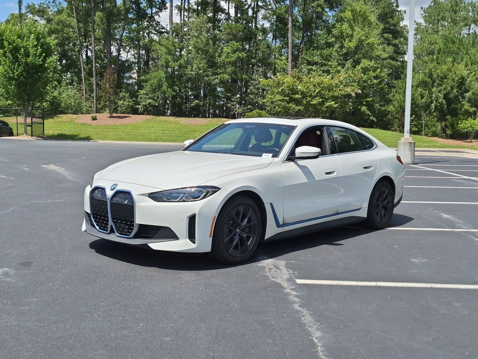 Used 2023 BMW i4 eDrive40 RWD image 5