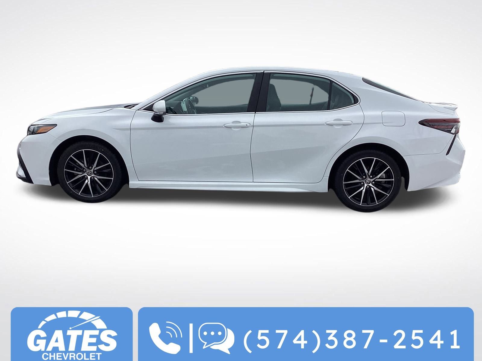 Used 2024 Toyota Camry SE image 7