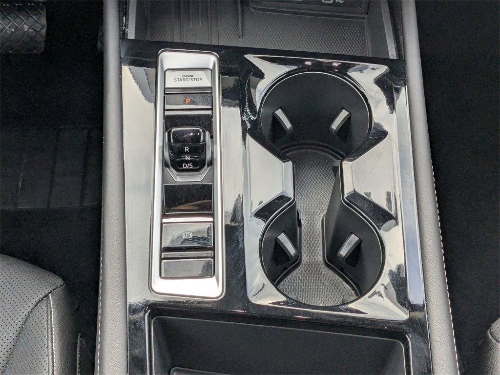 Used 2025 Volkswagen Atlas SE image 26