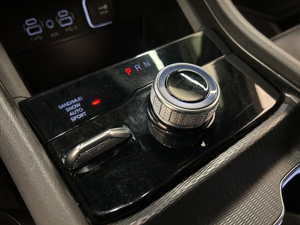 Used 2024 Jeep Grand Cherokee Limited w/ Black Appearance Package image 23