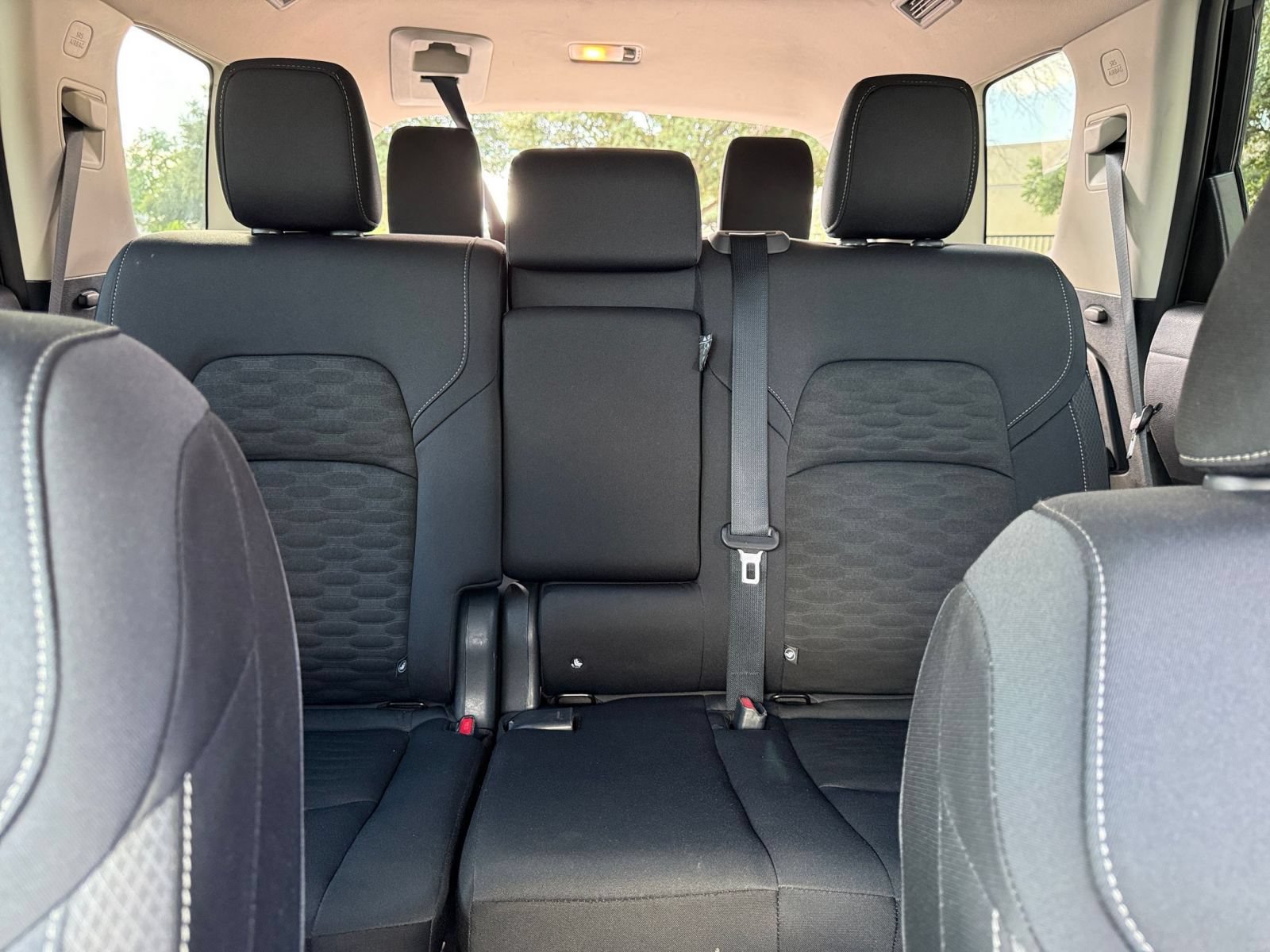 Used 2025 Nissan Pathfinder SV FWD image 40