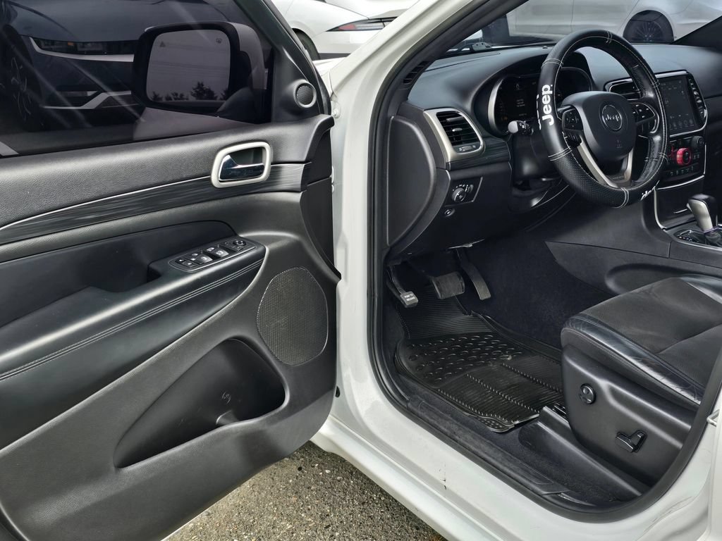 Used 2021 Jeep Grand Cherokee Laredo X AWD/4WD image 18