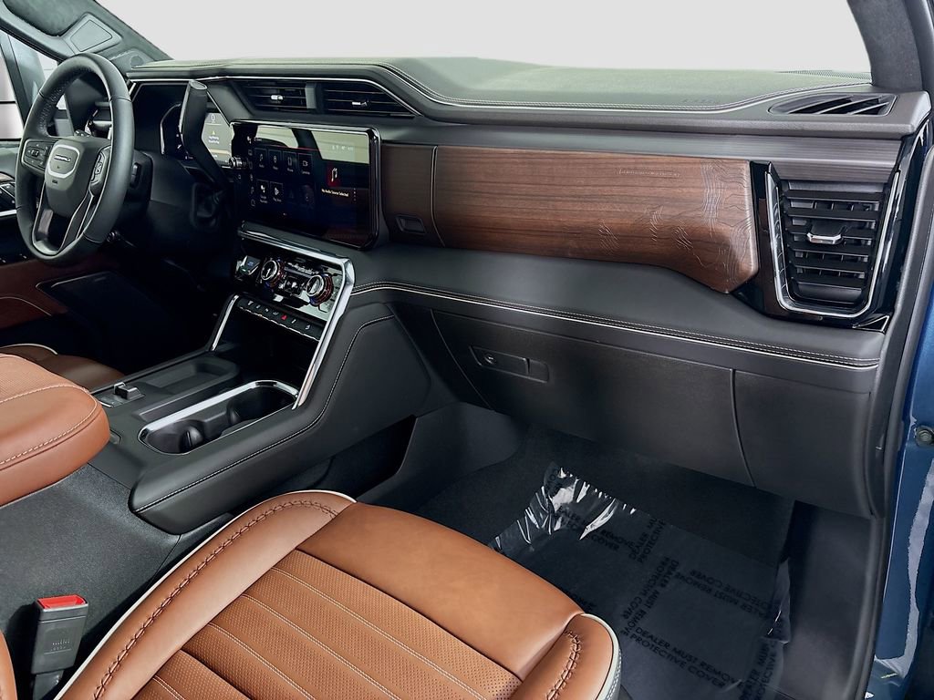 New 2026 GMC Sierra 3500 Denali Ultimate w/ LPO, Black Badging Package image 31