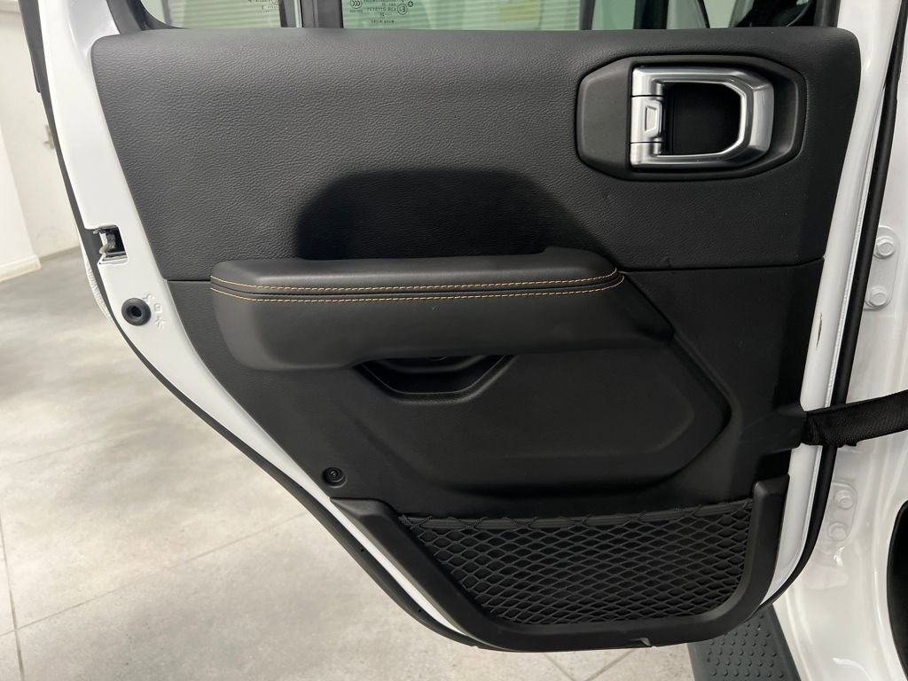 Used 2025 Jeep Wrangler Sahara 4xe image 15