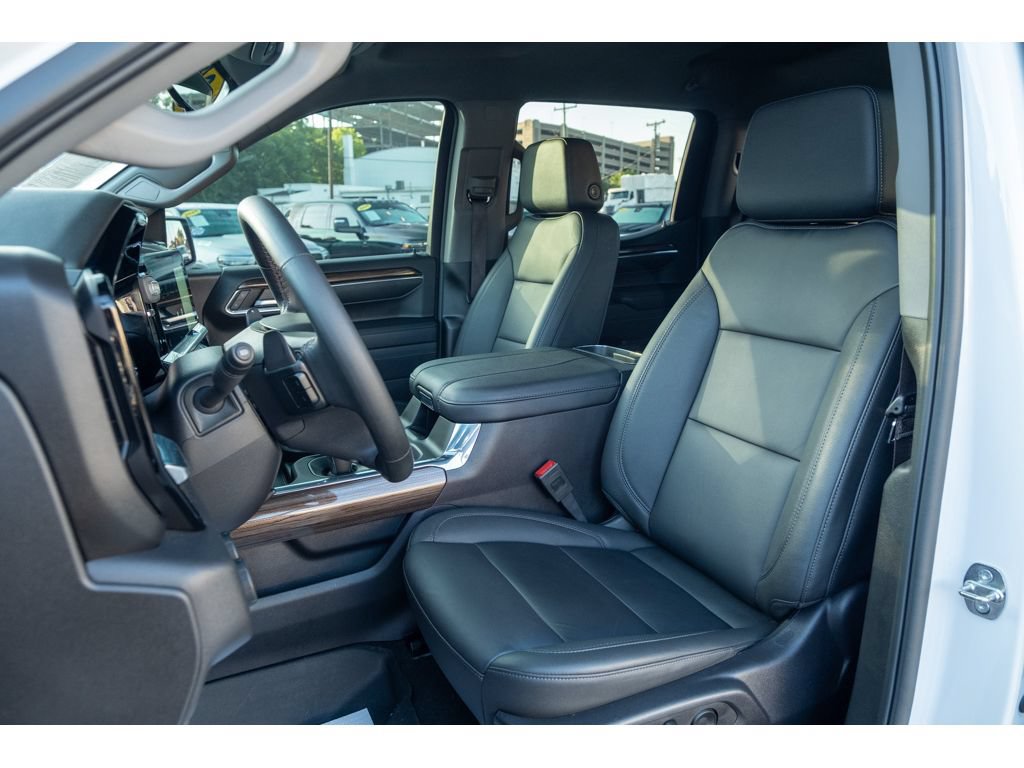 Used 2024 Chevrolet Silverado 1500 LT Trail Boss w/ Convenience Package II AWD/4WD image 12