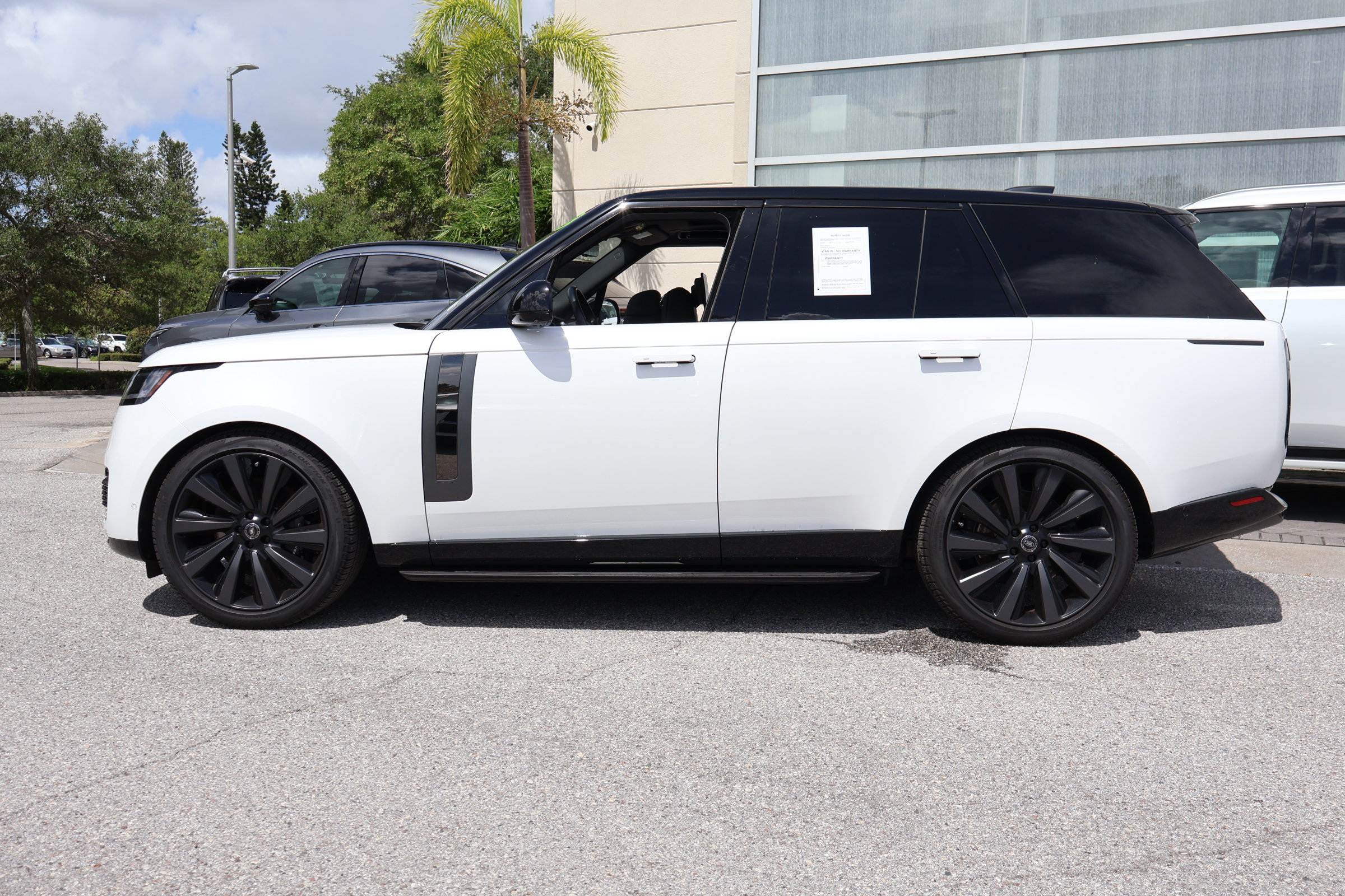 Used 2023 Land Rover Range Rover SV AWD/4WD image 6