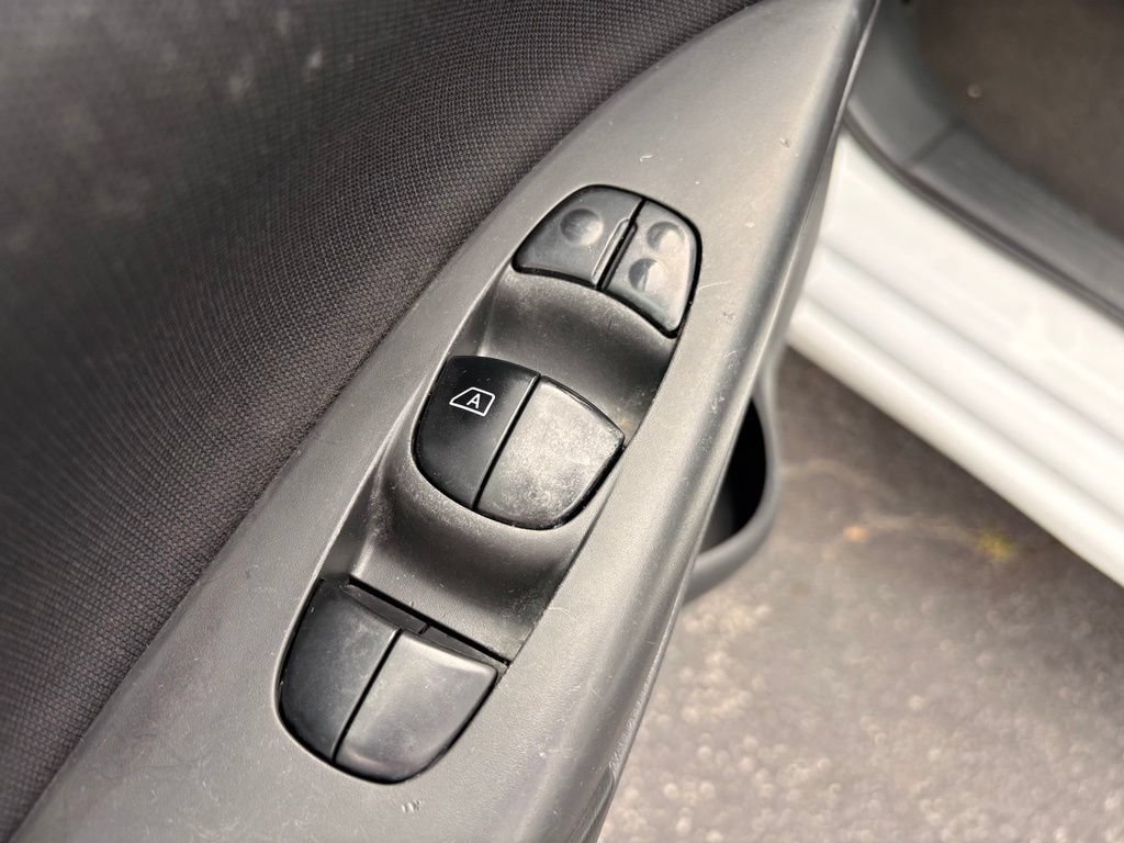 Used 2019 Nissan Sentra S FWD image 11