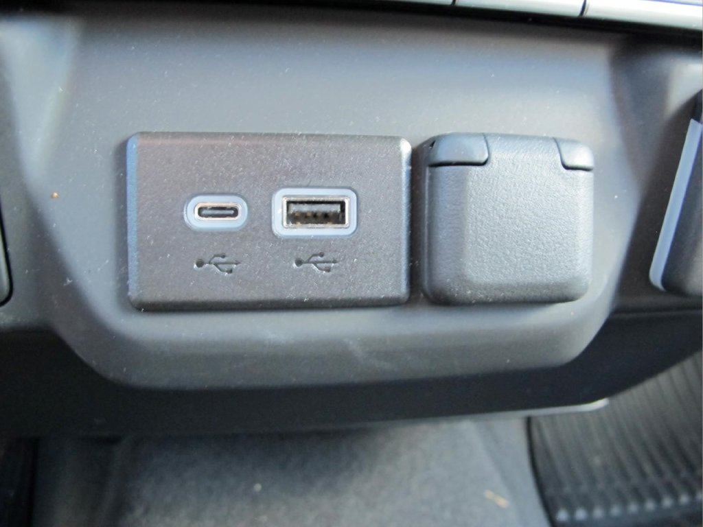 Used 2026 Chevrolet Silverado 1500 Custom AWD/4WD image 13