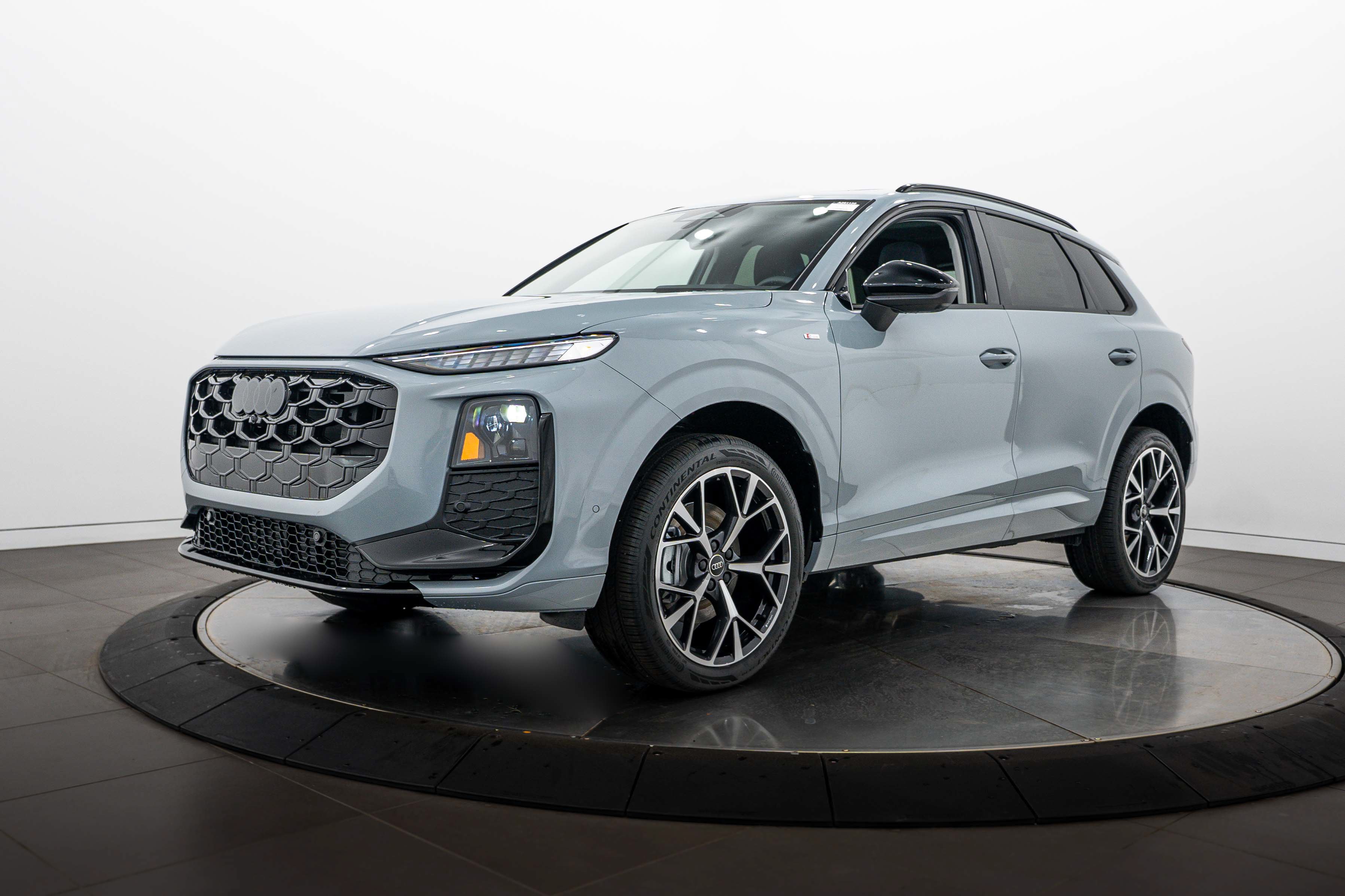 New 2026 Audi Q3 quattro 2.0T AWD/4WD image 7