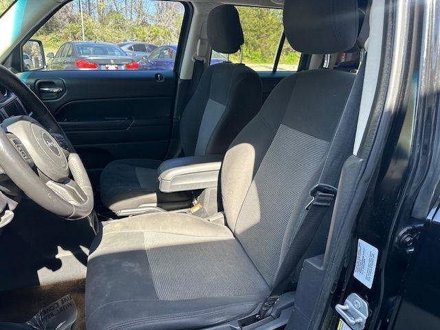 Used 2016 Jeep Patriot Latitude FWD image 15