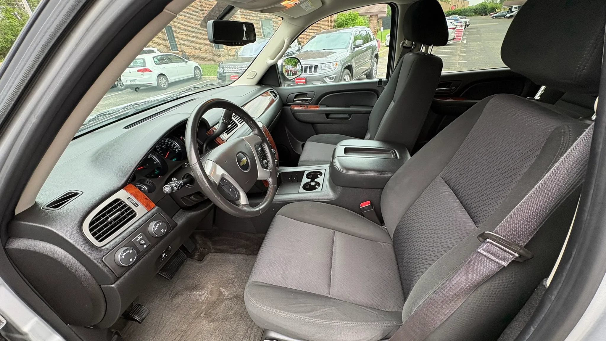 Used 2014 Chevrolet Suburban LS w/ All-Star Edition AWD/4WD image 22