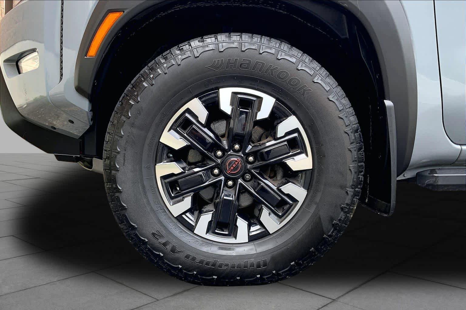 Used 2024 Nissan Frontier PRO-4X w/ Technology Package AWD/4WD image 11