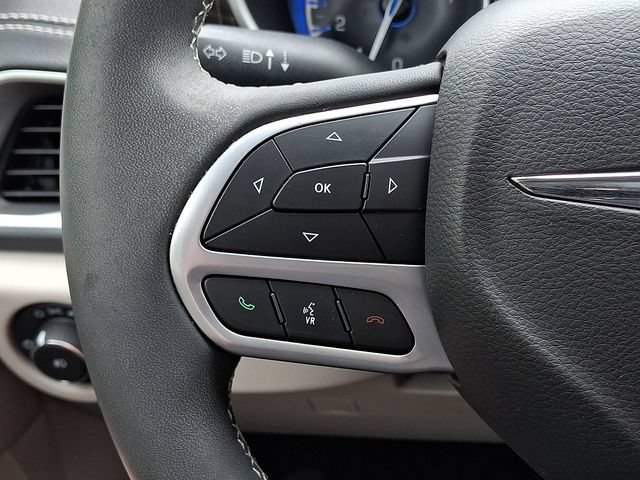 Used 2022 Chrysler Pacifica Limited AWD/4WD image 23