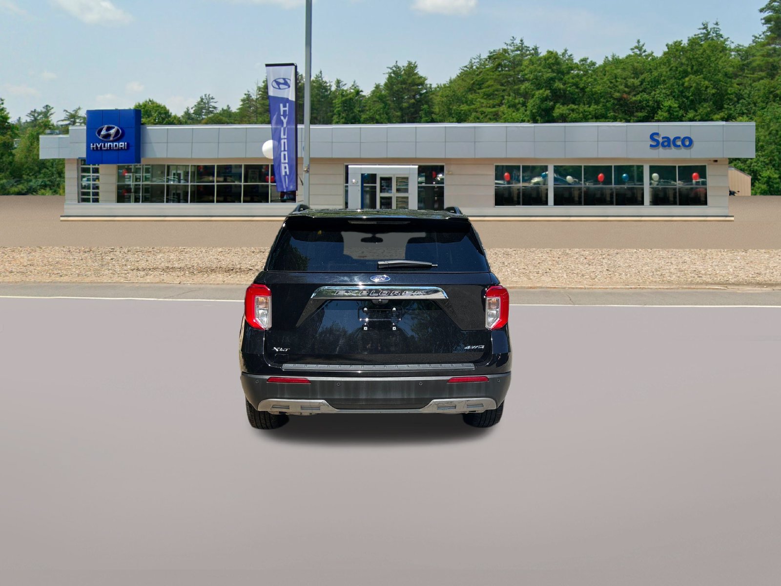Used 2024 Ford Explorer XLT w/ Equipment Group 202A AWD/4WD image 7