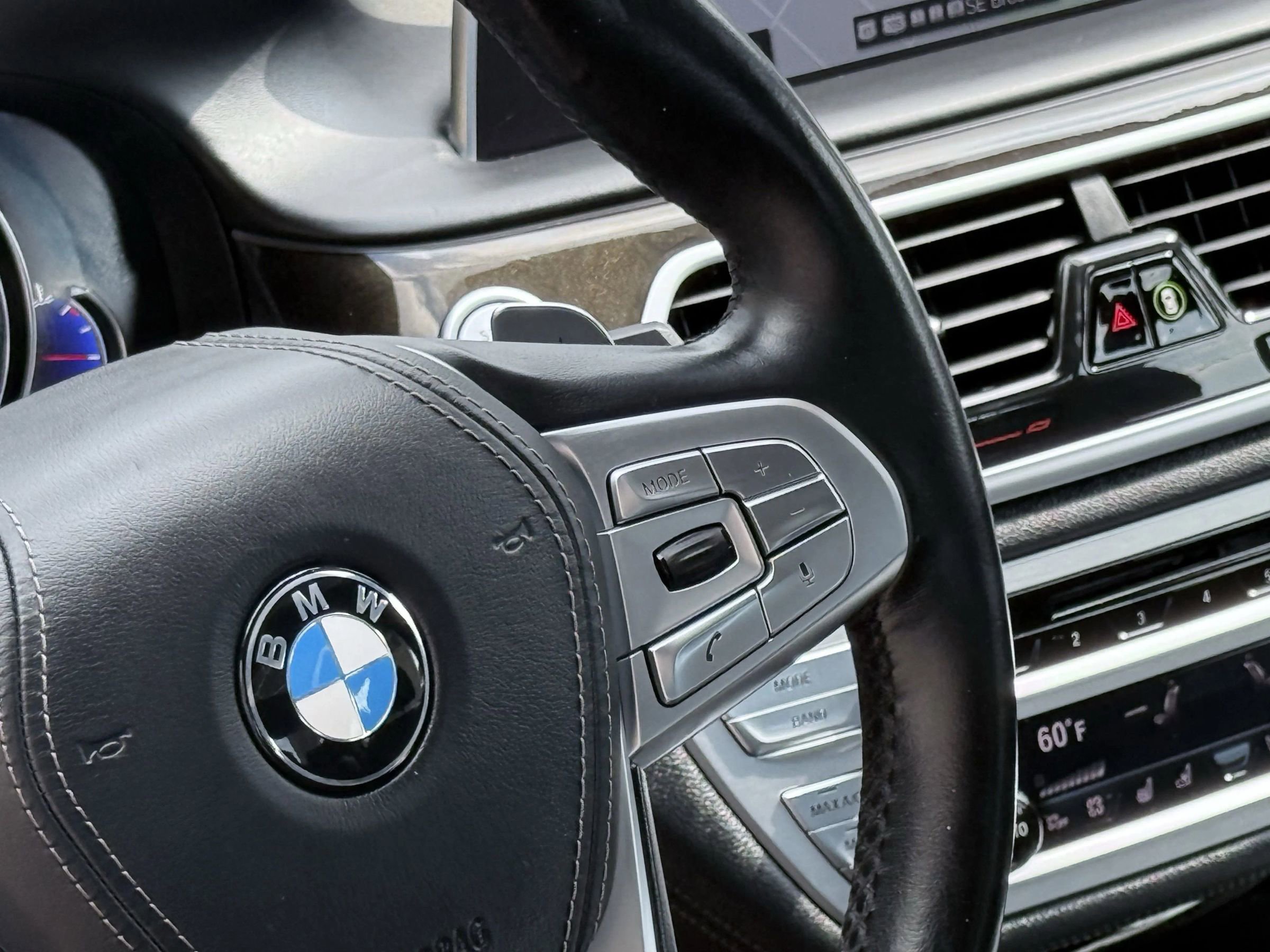 Used 2018 BMW 750i xDrive image 41