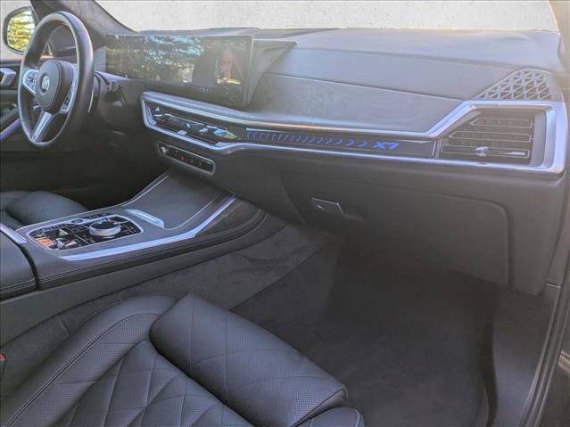 Used 2025 BMW X7 xDrive40i w/ M Sport Package image 23