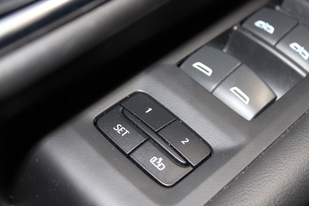 Used 2023 Chevrolet Tahoe RST w/ Luxury Package image 28