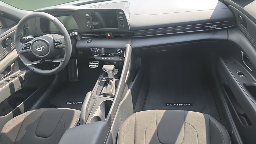 New 2026 Hyundai Elantra Sport FWD image 10