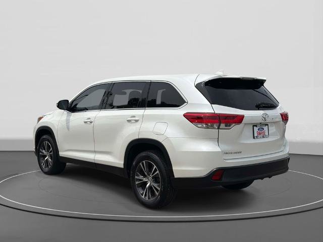 Used 2019 Toyota Highlander Plus FWD image 7
