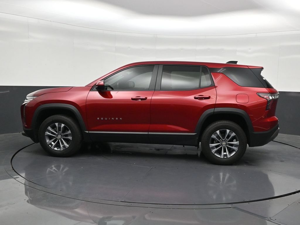 Used 2025 Chevrolet Equinox LT FWD image 2