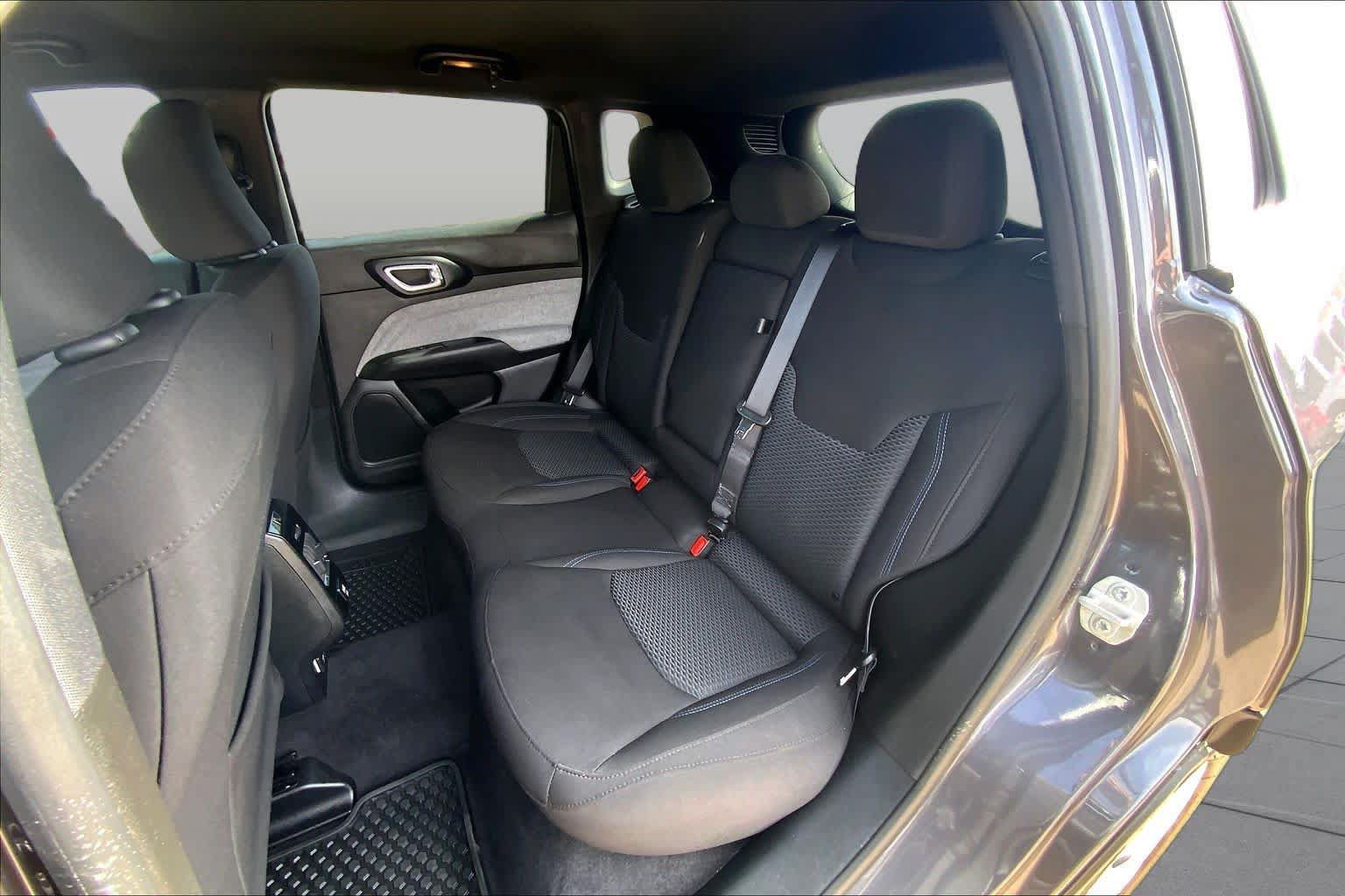 Used 2024 Jeep Compass Sport AWD/4WD image 21