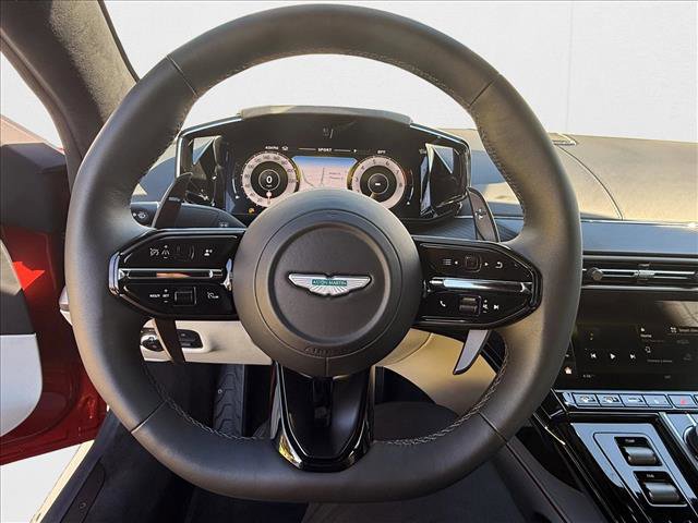 Used 2025 Aston Martin V8 Vantage Coupe image 16