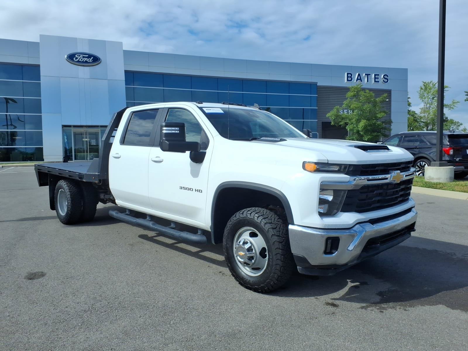 Used 2024 Chevrolet Silverado 3500 LT w/ Convenience Package AWD/4WD image 1