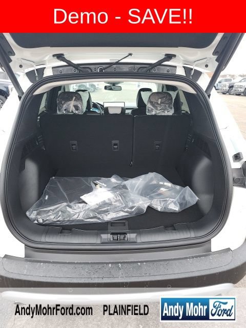 New 2025 Ford Escape SE w/ PHEV Premium Package FWD image 10