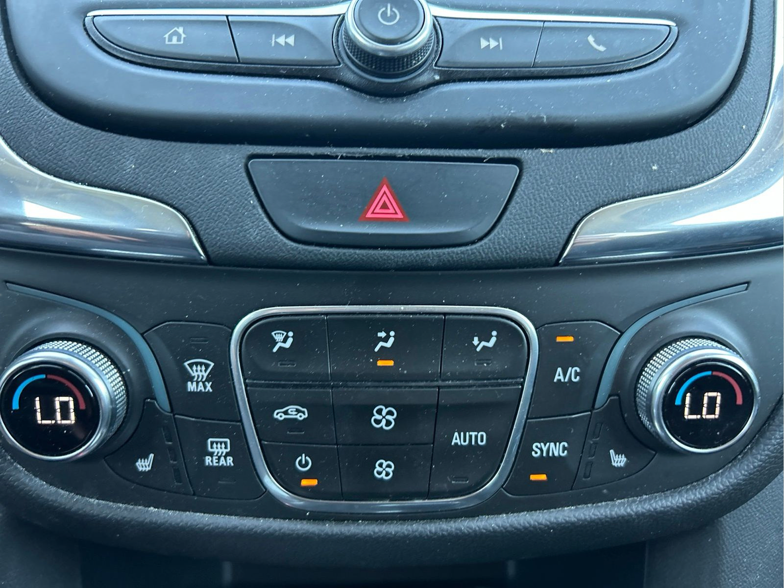 Used 2020 Chevrolet Equinox LT AWD/4WD image 30