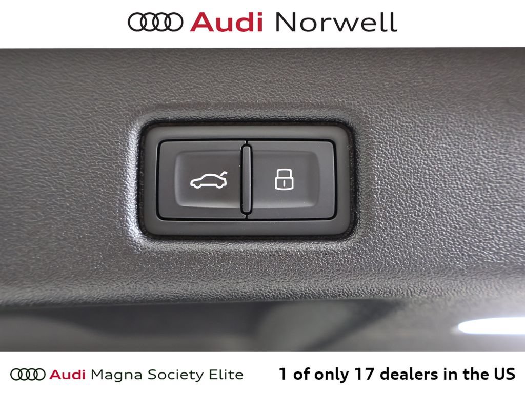Used 2025 Audi Q5 Prestige AWD/4WD image 17