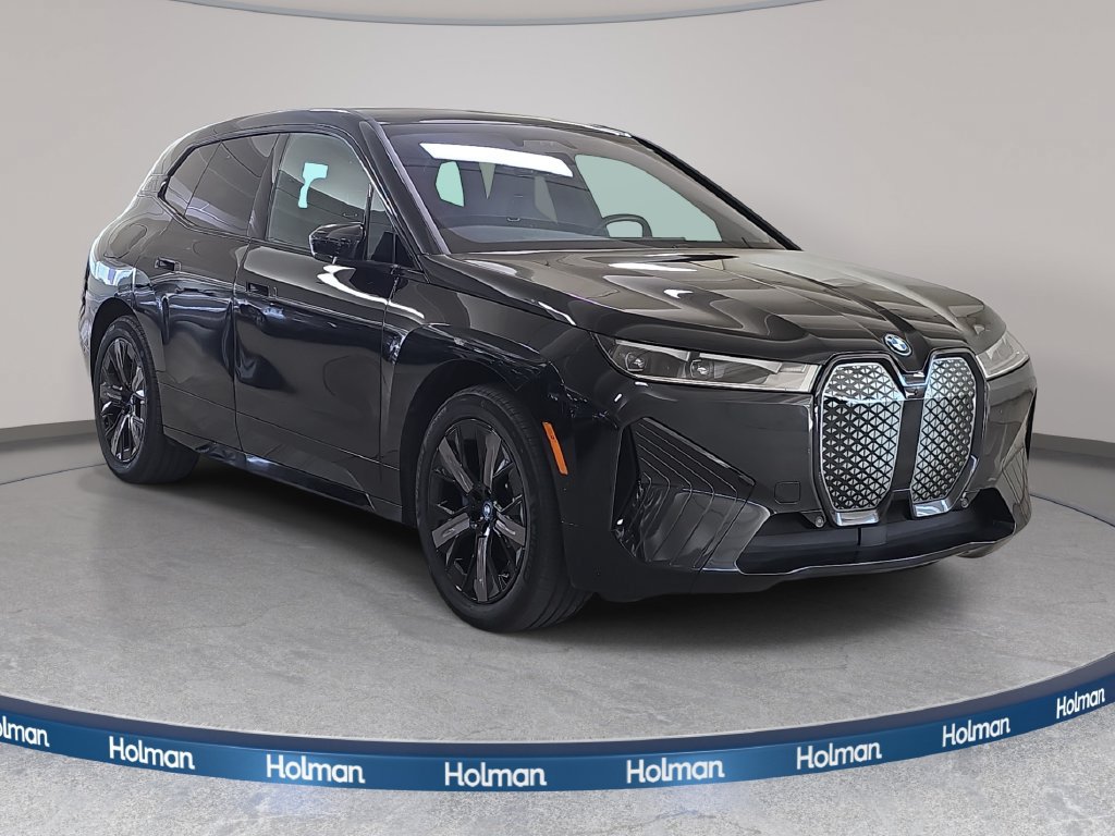 Certified 2024 BMW iX xDrive50 w/ Premium Package AWD/4WD image 4