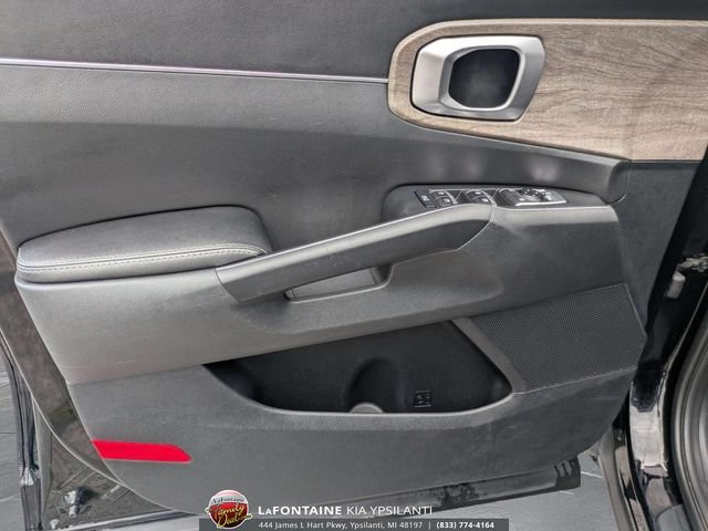 Certified 2022 Kia Sorento S w/ Panoramic Sunroof Package AWD/4WD image 15