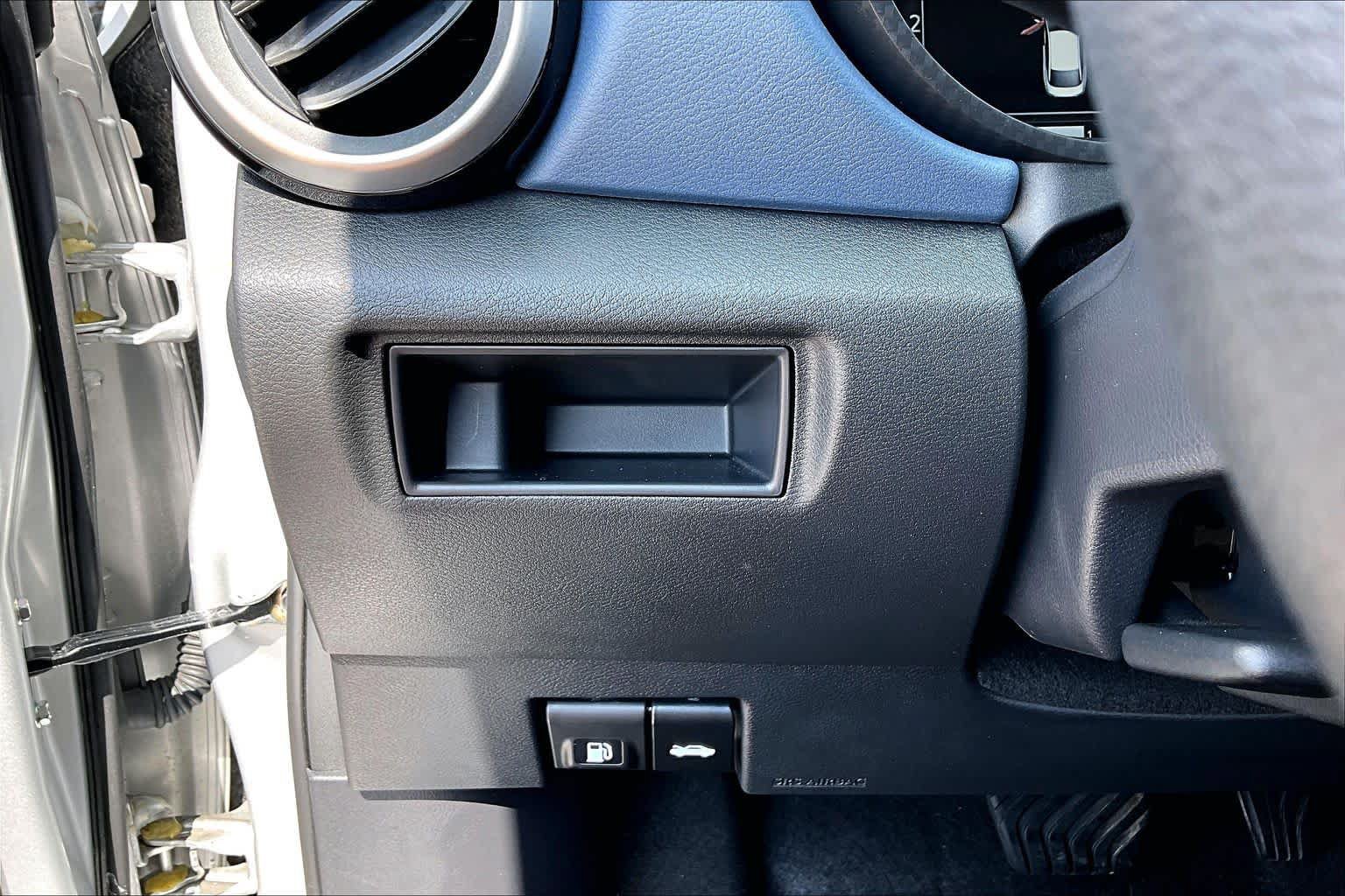 Certified 2025 Nissan Versa SV w/ Trunk Package FWD image 32