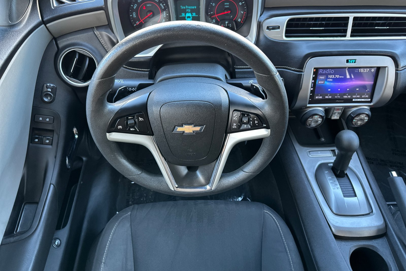Used 2015 Chevrolet Camaro LS RWD image 16