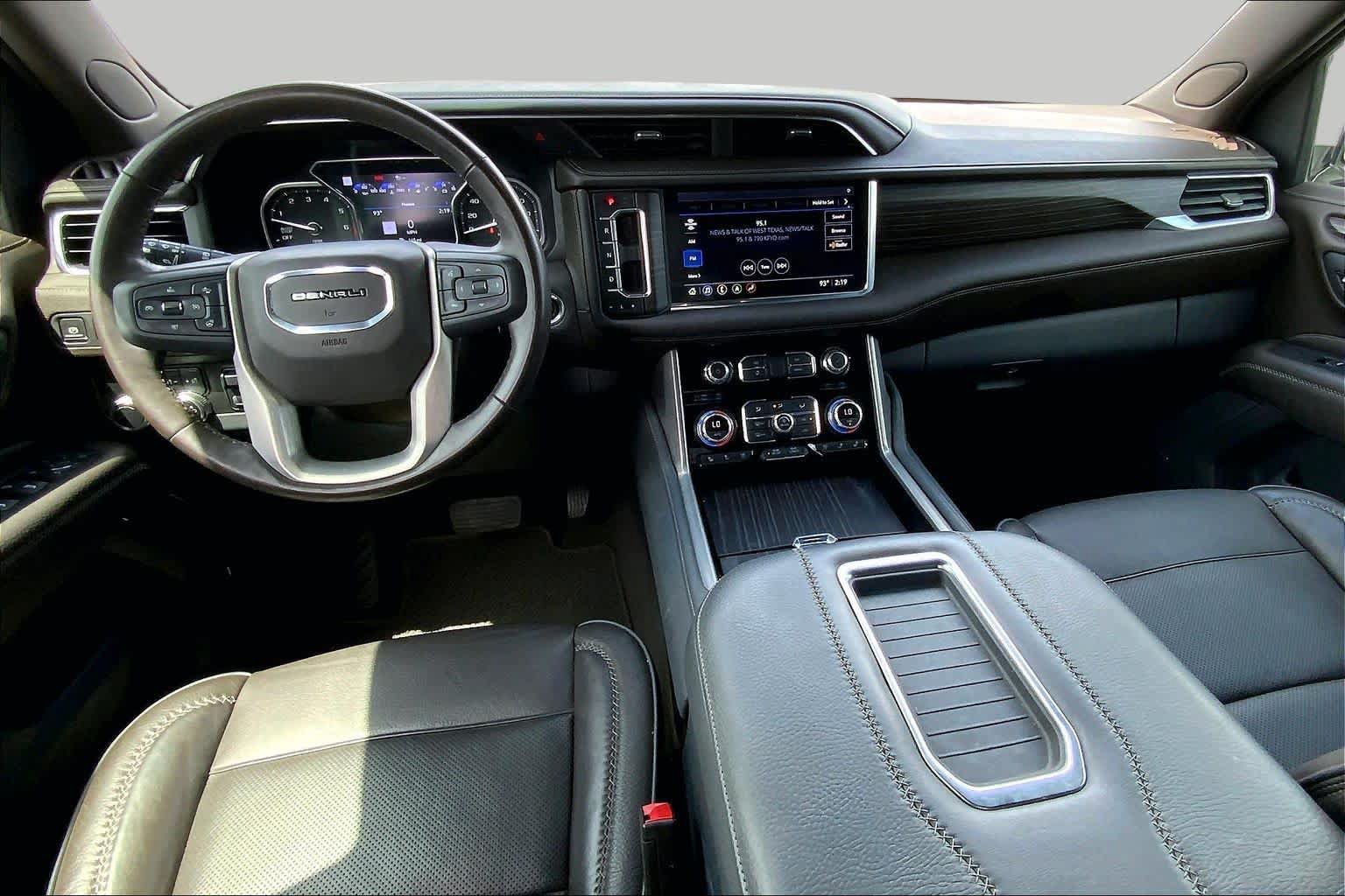 Used 2021 GMC Yukon Denali w/ Advanced Technology Package RWD image 16