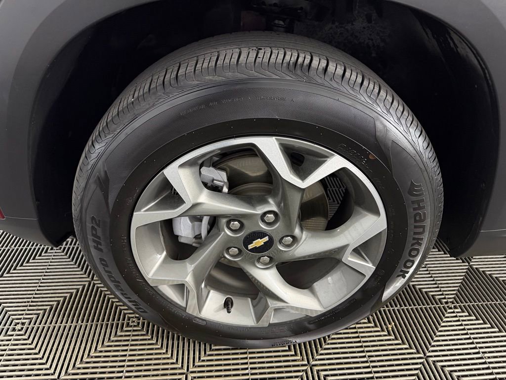 Used 2025 Chevrolet Trax LT image 10