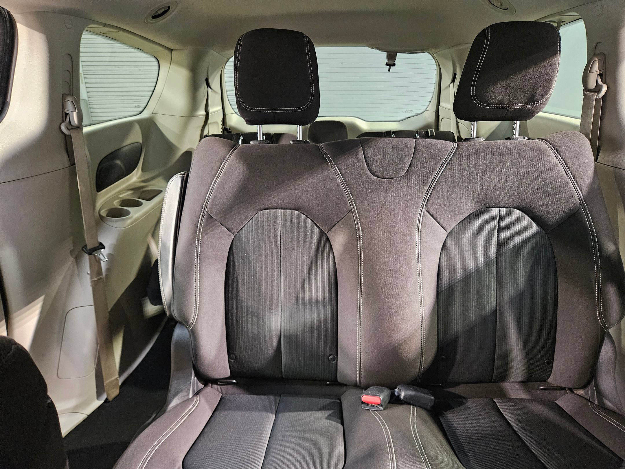 Used 2021 Chrysler Voyager L FWD image 13