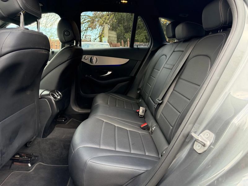 Used 2021 Mercedes-Benz GLC 300 4MATIC image 20