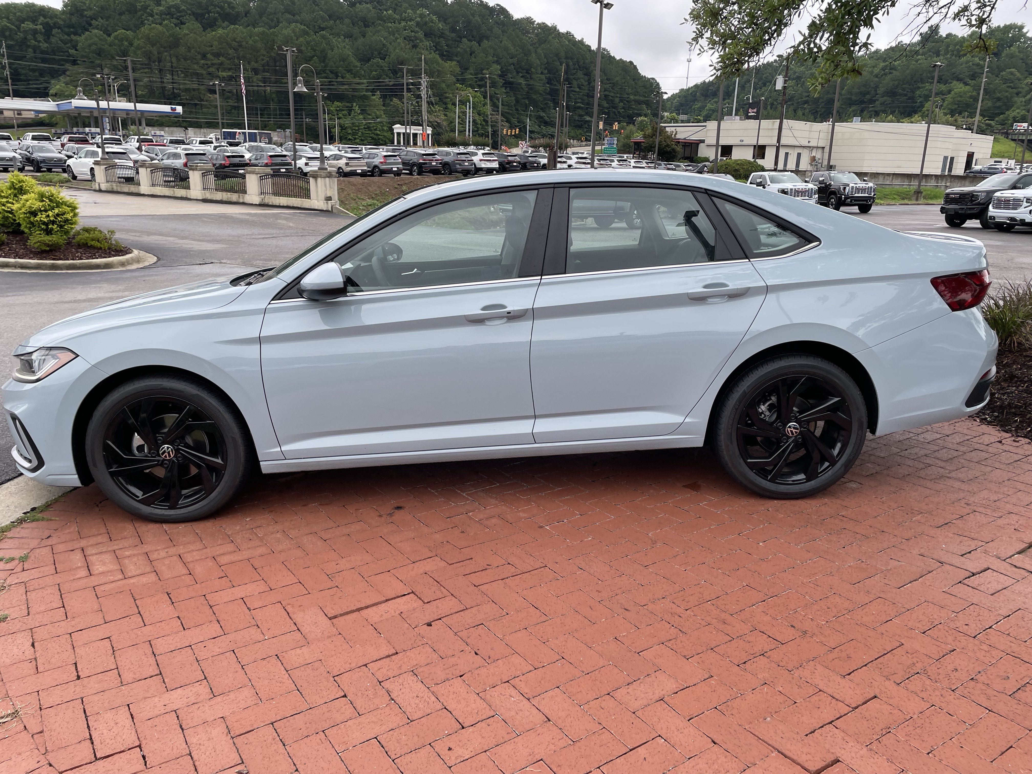 New 2026 Volkswagen Jetta SE FWD image 7
