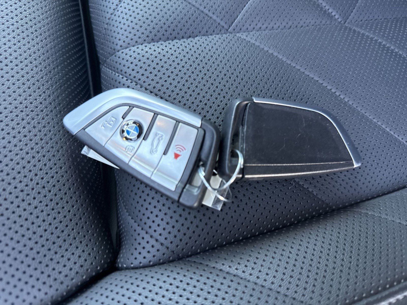 Used 2023 BMW X5 xDrive40i w/ M Sport Package image 25