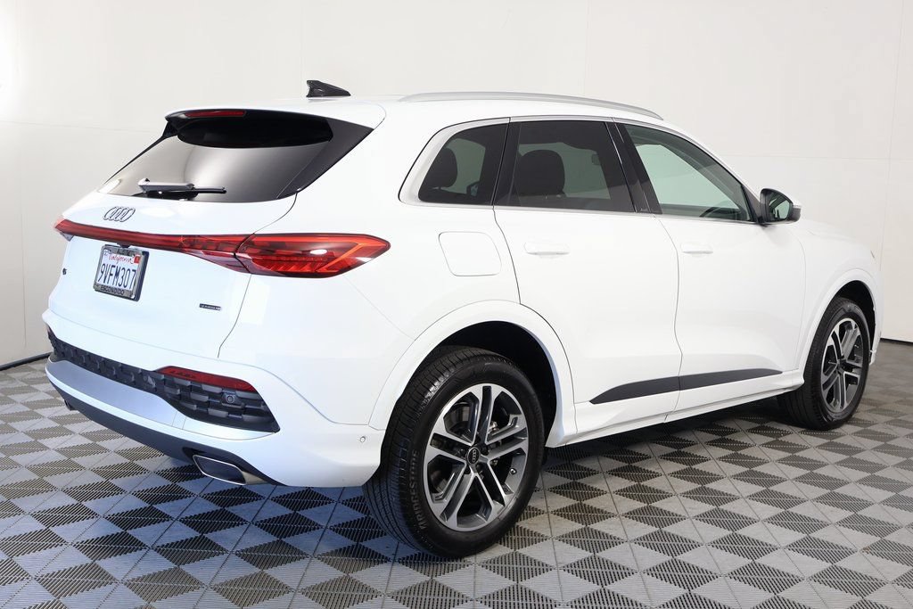 Used 2025 Audi Q5 Premium AWD/4WD image 4