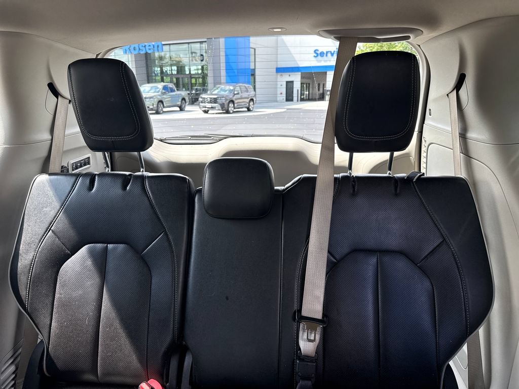 Used 2022 Chrysler Pacifica Limited FWD image 24