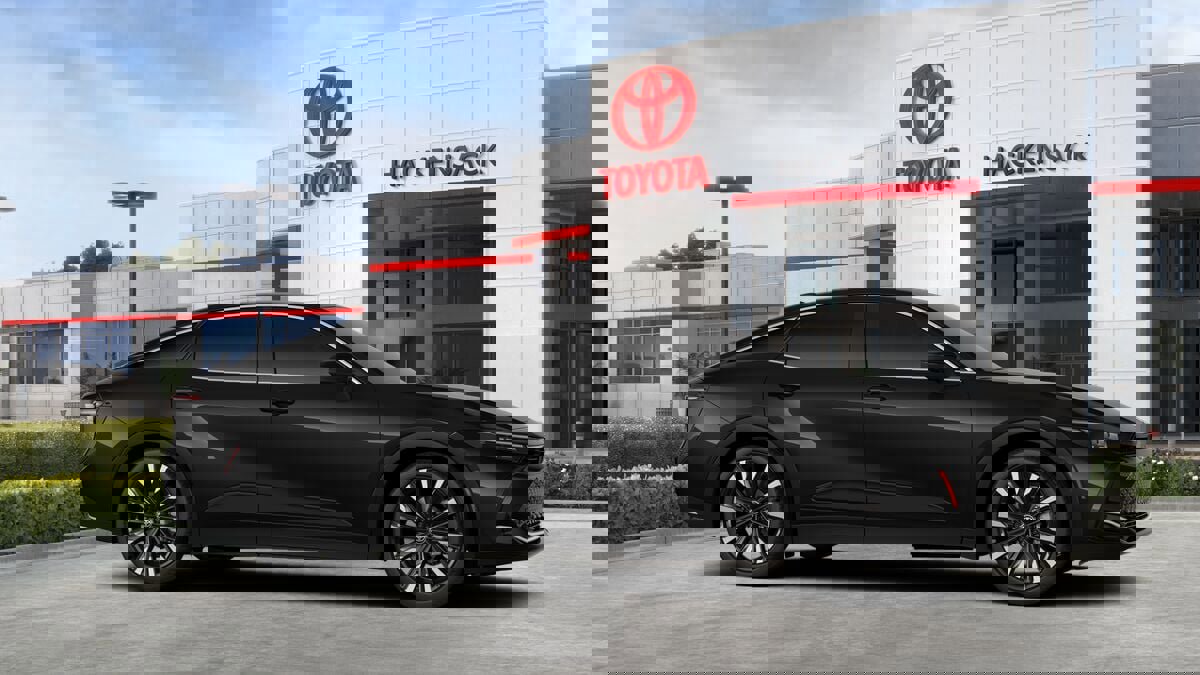 New 2026 Toyota Crown Platinum image 13