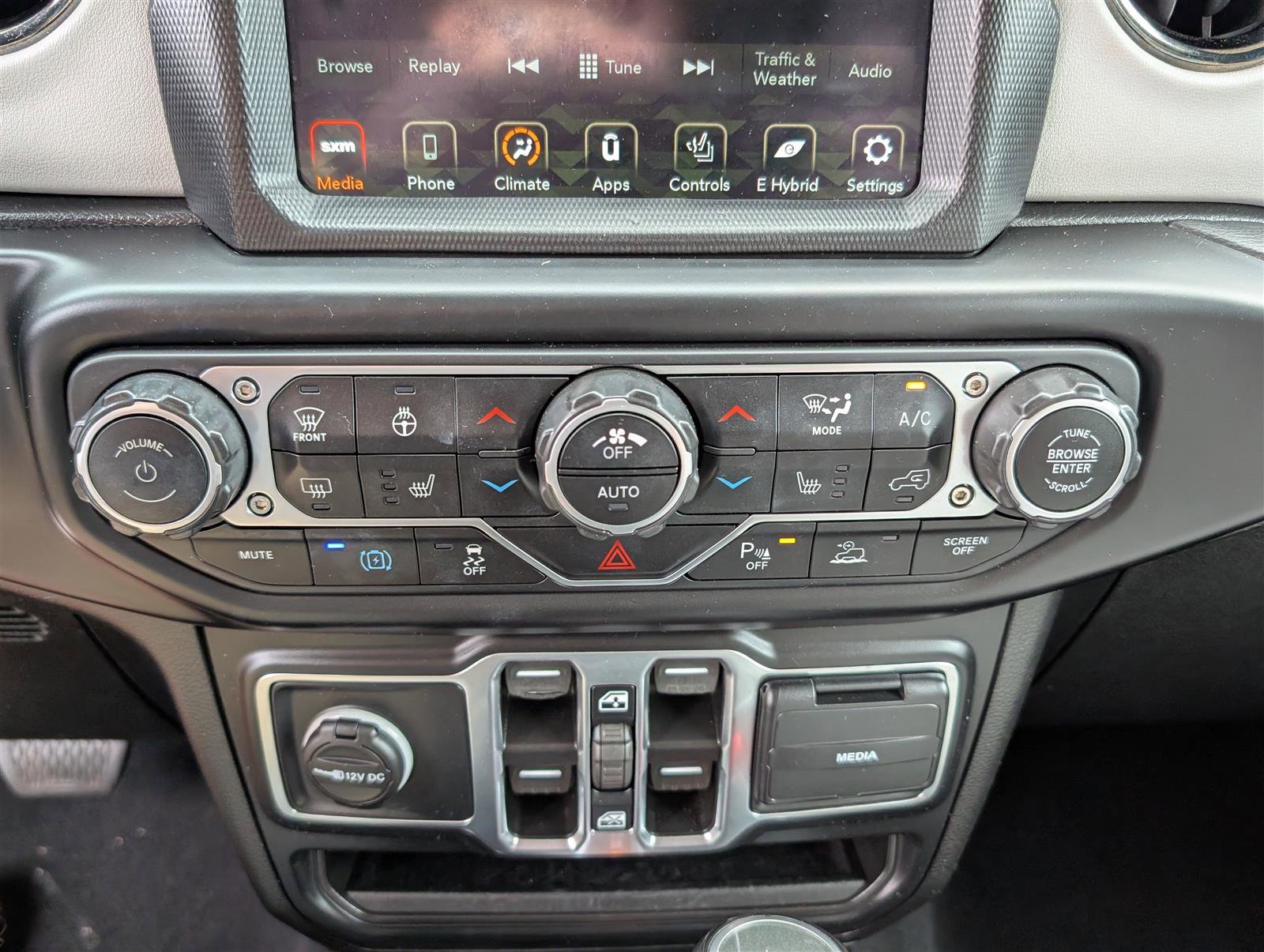 Used 2021 Jeep Wrangler Unlimited Sahara image 19