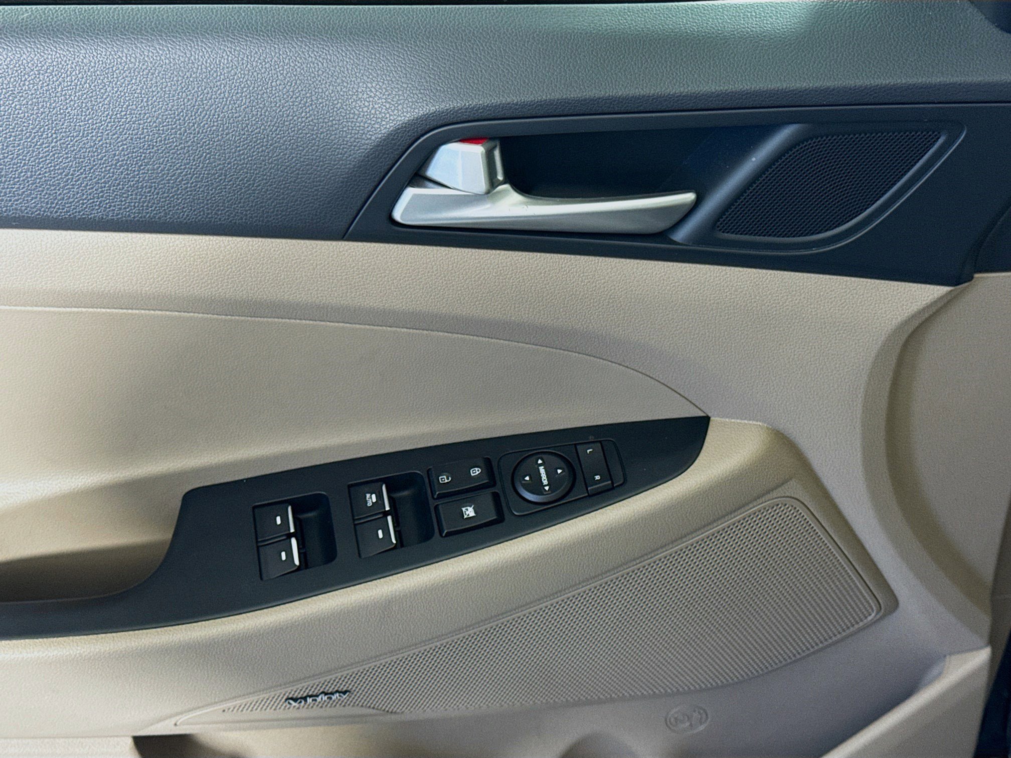 Used 2020 Hyundai Tucson Ultimate w/ Cargo Package image 24