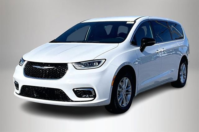 New 2026 Chrysler Pacifica Select image 3