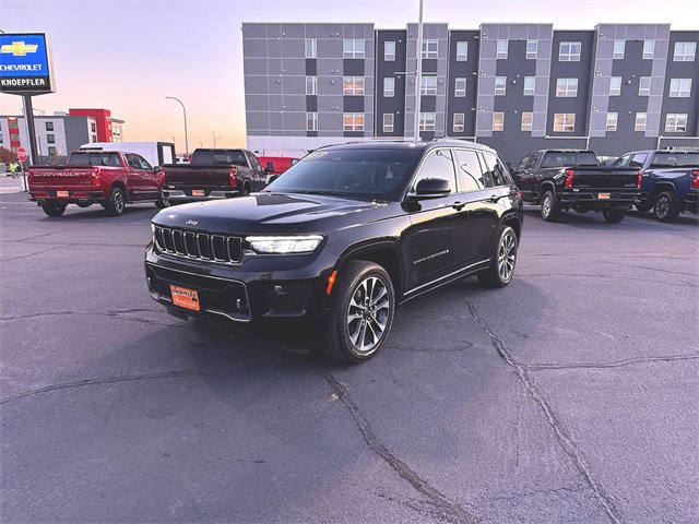 Used 2023 Jeep Grand Cherokee Overland image 1