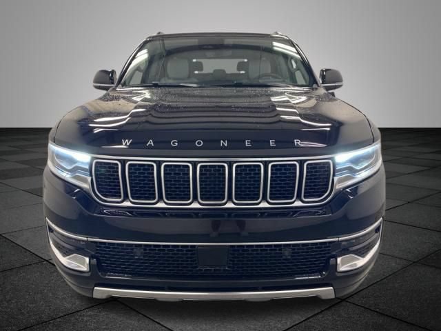 Used 2024 Jeep Wagoneer Series III w/ Premium Group I AWD/4WD image 2