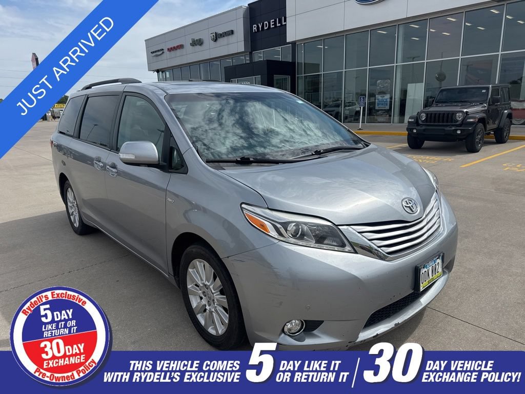 Used 2017 Toyota Sienna Limited AWD/4WD image 3