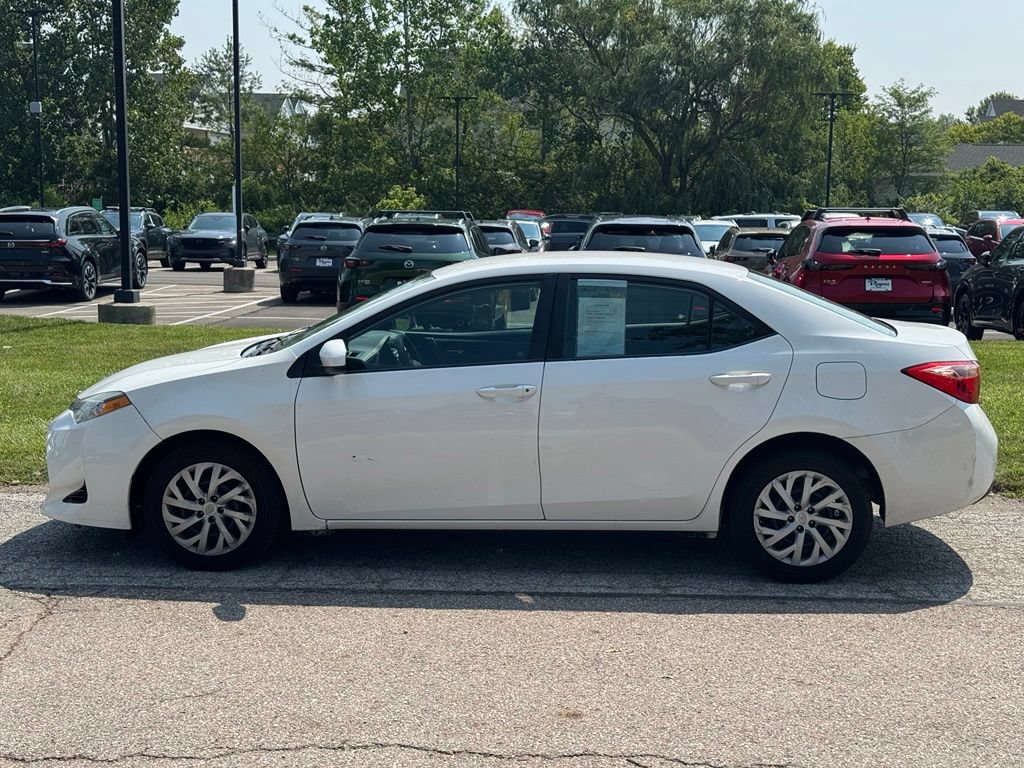 Used 2017 Toyota Corolla LE FWD image 2